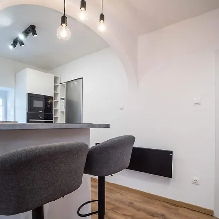 Pintes 38 * Dunaújváros