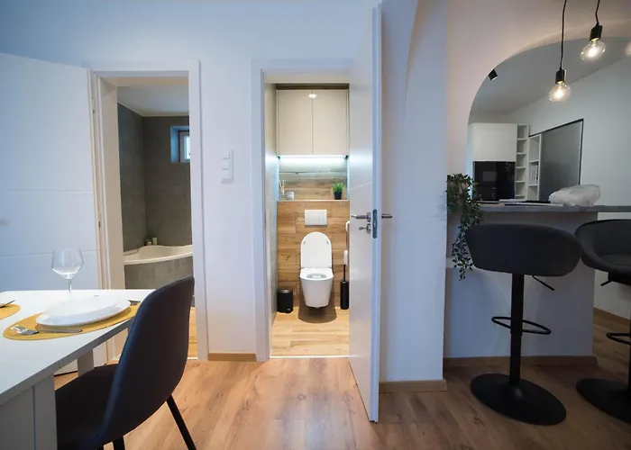 Pintes 38 Apartament