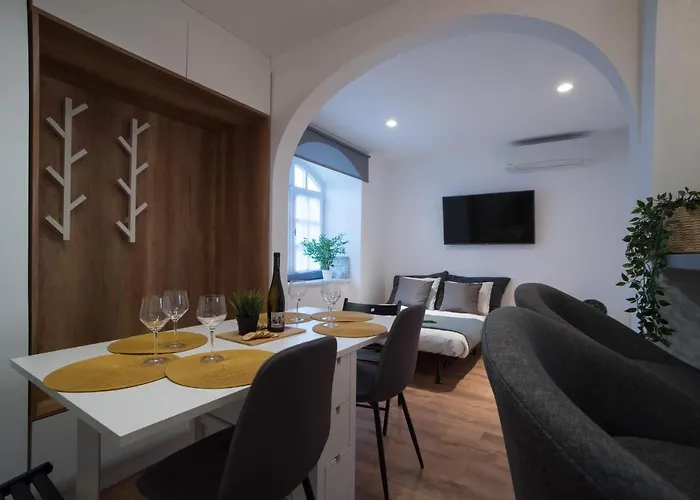 Apartament Pintes 38